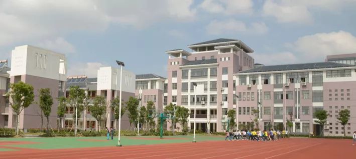 图片来源:镇江市学府路小学 镇江市大路实验学校2014年建成,是原大路
