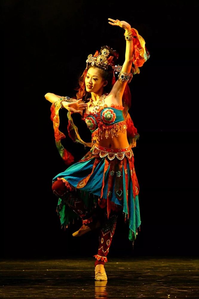 对话"敦煌舞"-敦煌舞是如何走进北京舞蹈学院的