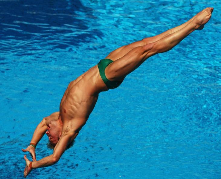 关于跳水运动员的四个冷知识,为何出水后还要冲凉,你知道答案么?