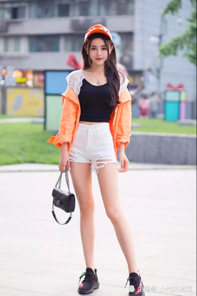 街拍美女,高颜值大长腿,都是对夏天最美好的回忆!
