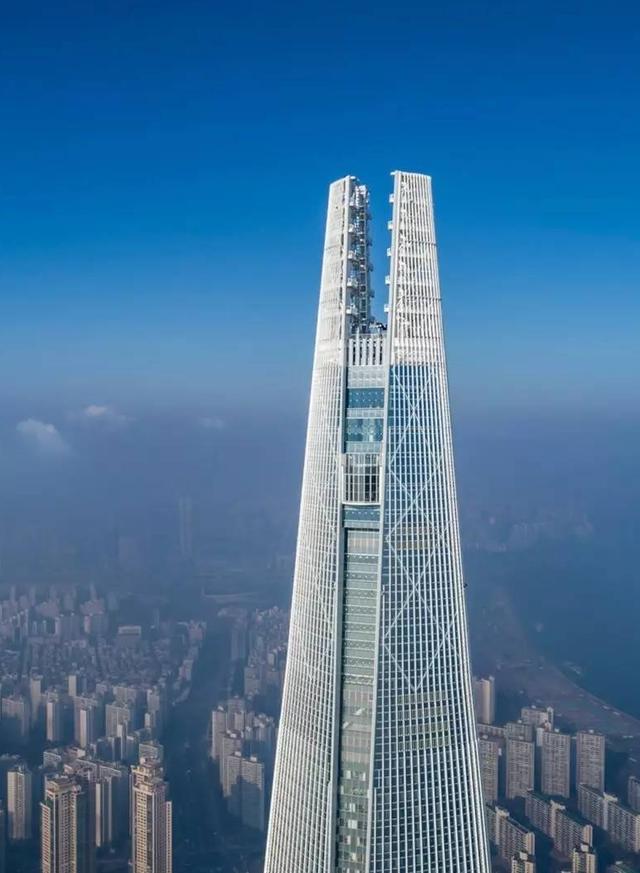 韩国第一高楼,首尔的乐天世界大厦,有济南"泉城之根"的气质