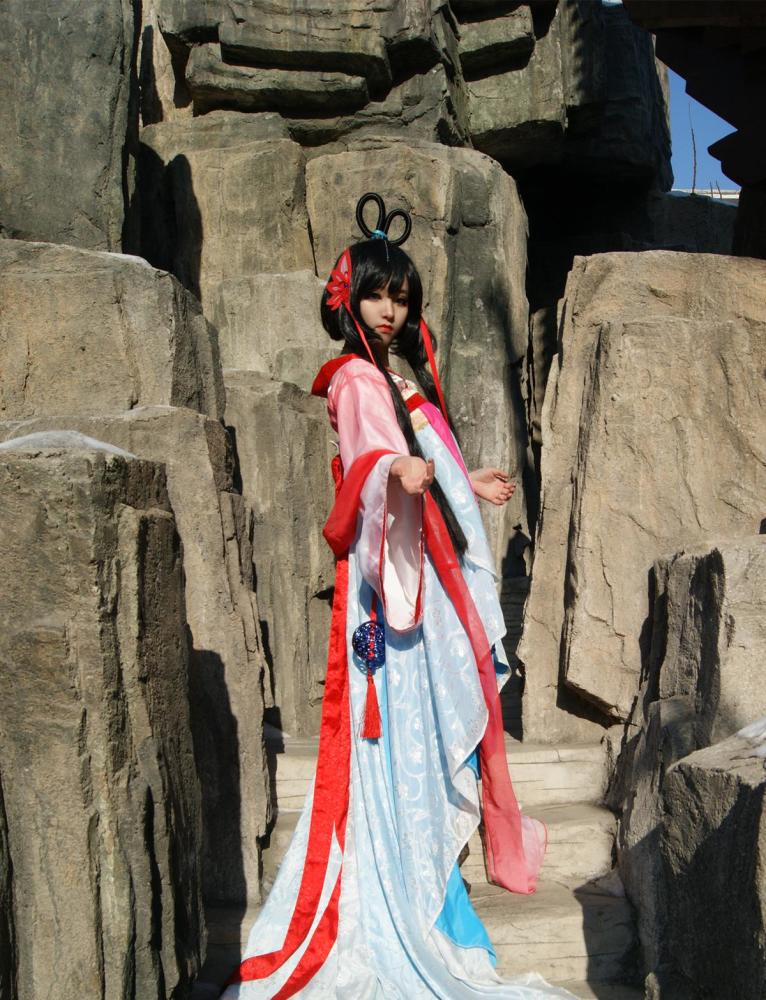 洛天依忆红莲cosplay