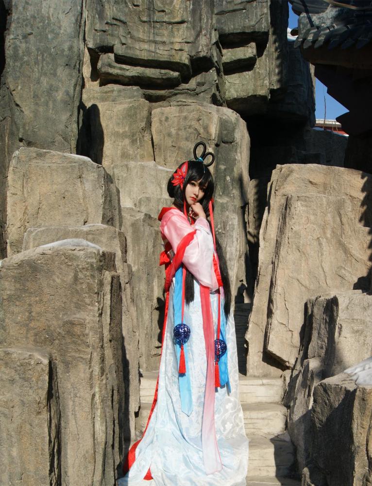 洛天依忆红莲cosplay