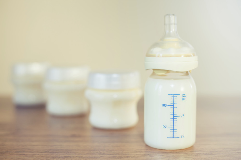 吃母乳和吃奶粉有什么区别?看到宝宝和同龄人的差距,我后悔了