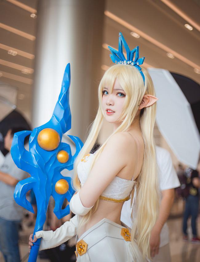 守护者迦娜cosplay的小姐姐,美丽漂亮又优雅