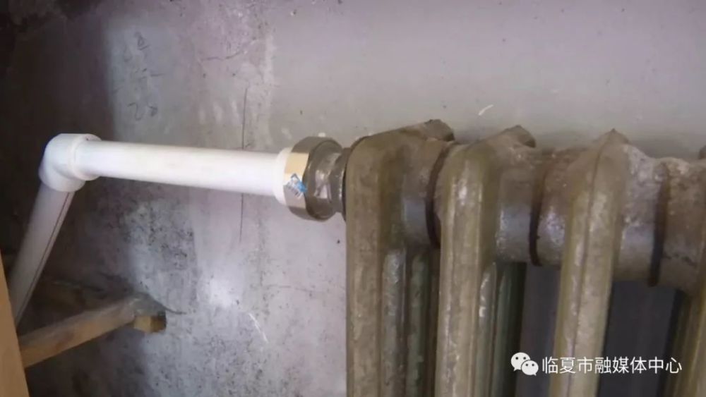临夏市:老旧小区供暖管网分户改造暖民心