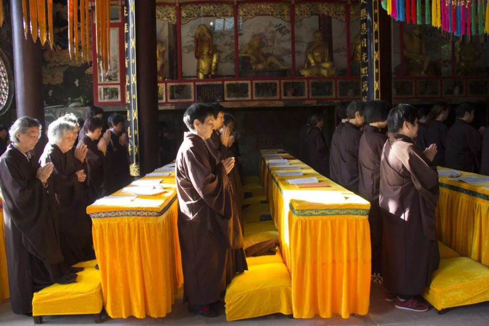 甘露遍洒十方界,拜现佛子琉璃心——慧日禅寺举行观世音菩萨出家日洒