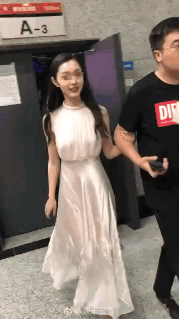 李晨新女友机场图片