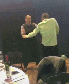 搞笑gif趣图女朋友给我做的油焖大虾你们说敢不敢动