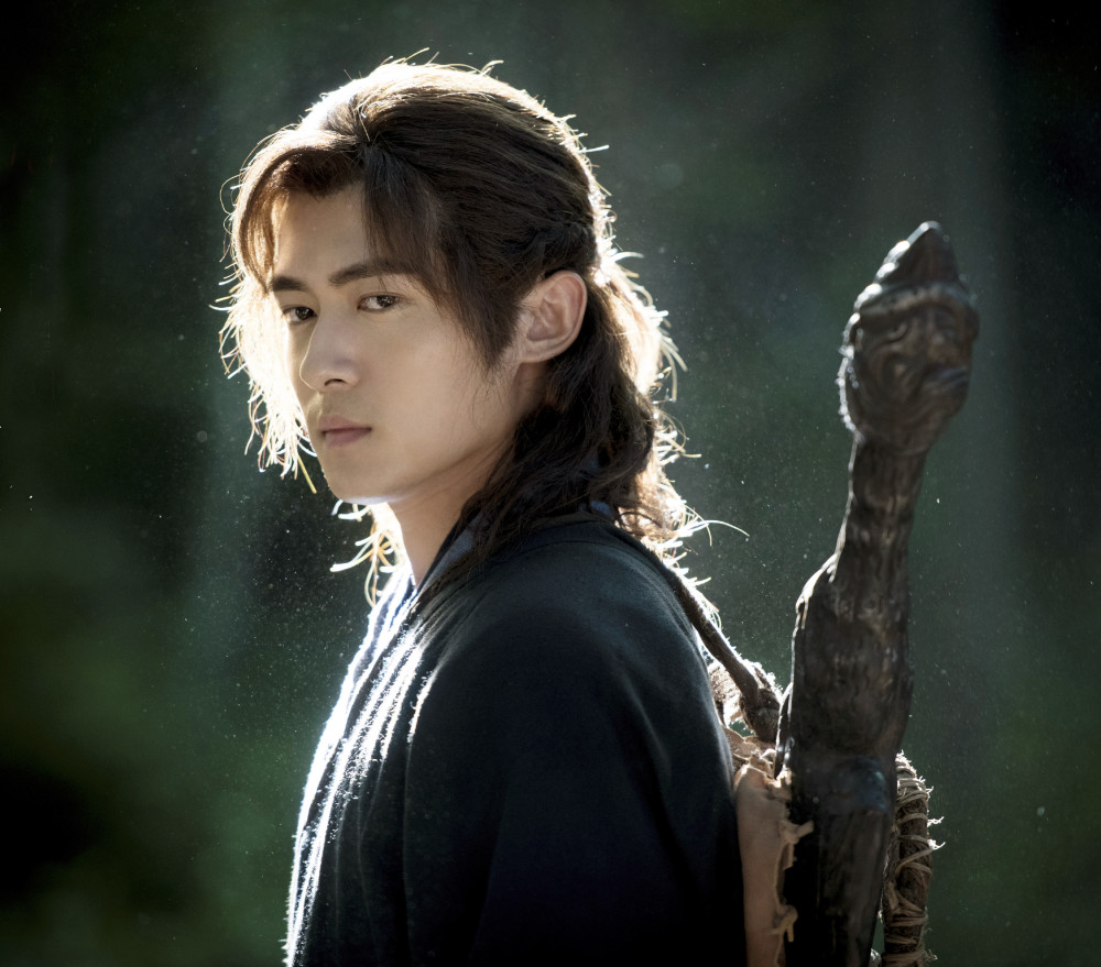 佟梦实《神雕侠侣》杨过大帝之姿,玄重尺变烧火棍,李莫愁邪魅