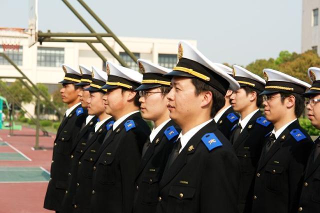 上海最难考的2本,优势专业毕业很容易成为公务员,高考生争着报