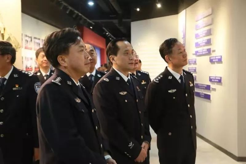 许显辉在庆祝湖南警察学院建校70周年大会上强调 始终