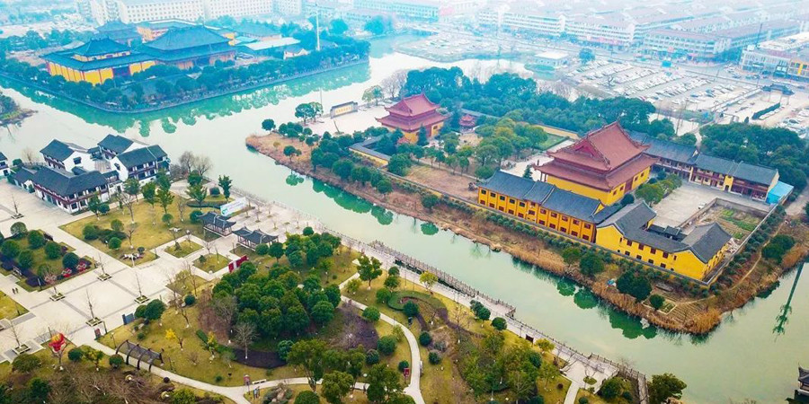 旅游资源方面,织里镇有利济文化公园等景观.