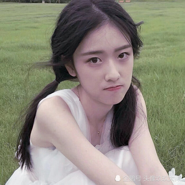 其实还有的女生不发自拍,是因为她们觉得自己长得不好看,就算拍照片