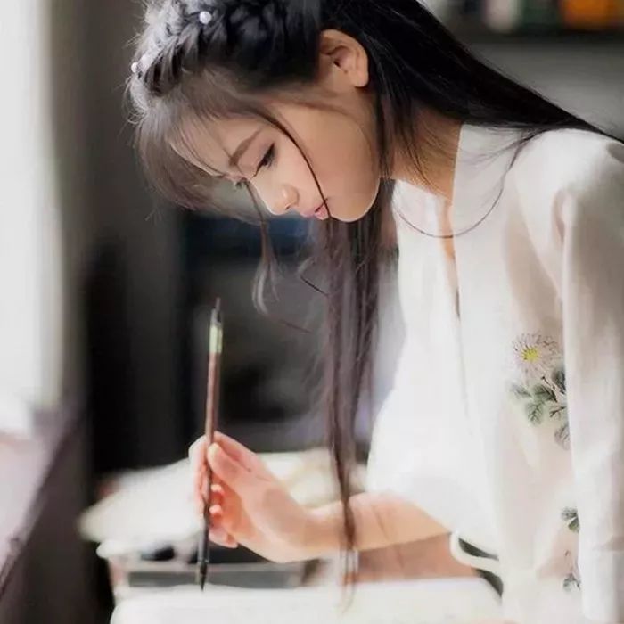唯美意境古风女生头像