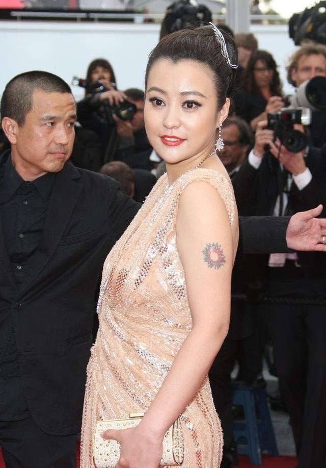 郝蕾的身材越来越好了,不得不说新老公有福气.