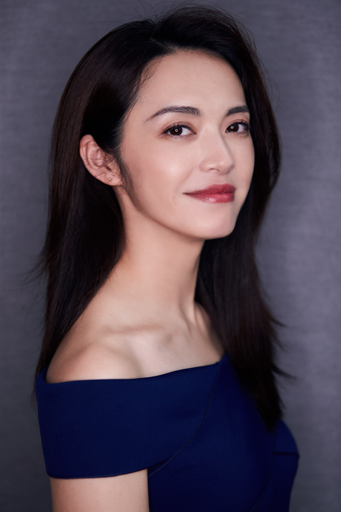 姚晨生儿子后退出娱乐圈,如今38岁的她,是什么生活状态?