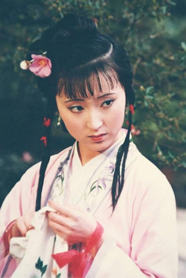 陈晓旭演电视版林黛玉,王文娟演戏曲版林黛玉,谁的演绎更经典