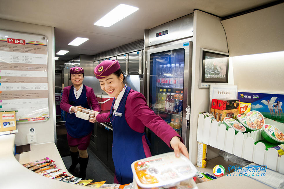 实拍春运高铁盒饭生产全过程_腾讯网触屏版