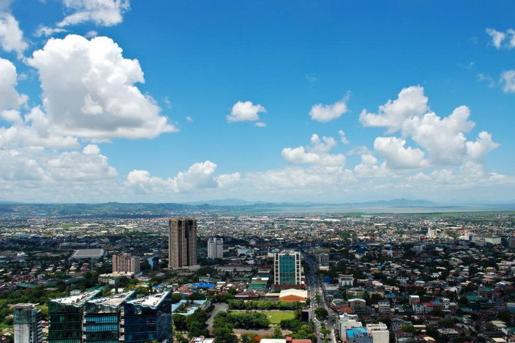 行走菲律宾首都马尼拉,当地唐人街别具特色,场面温馨动人