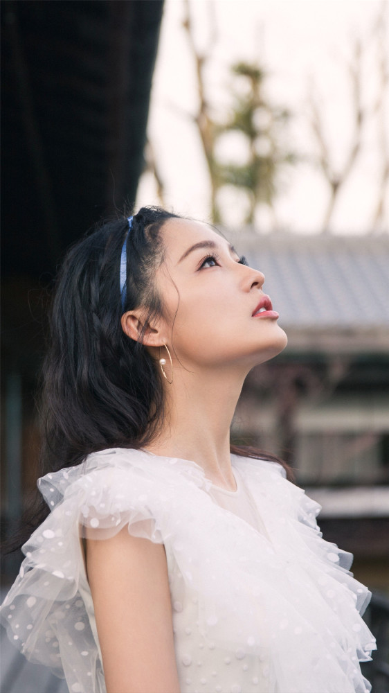 李沁冰清玉洁的模样,简直很迷人!