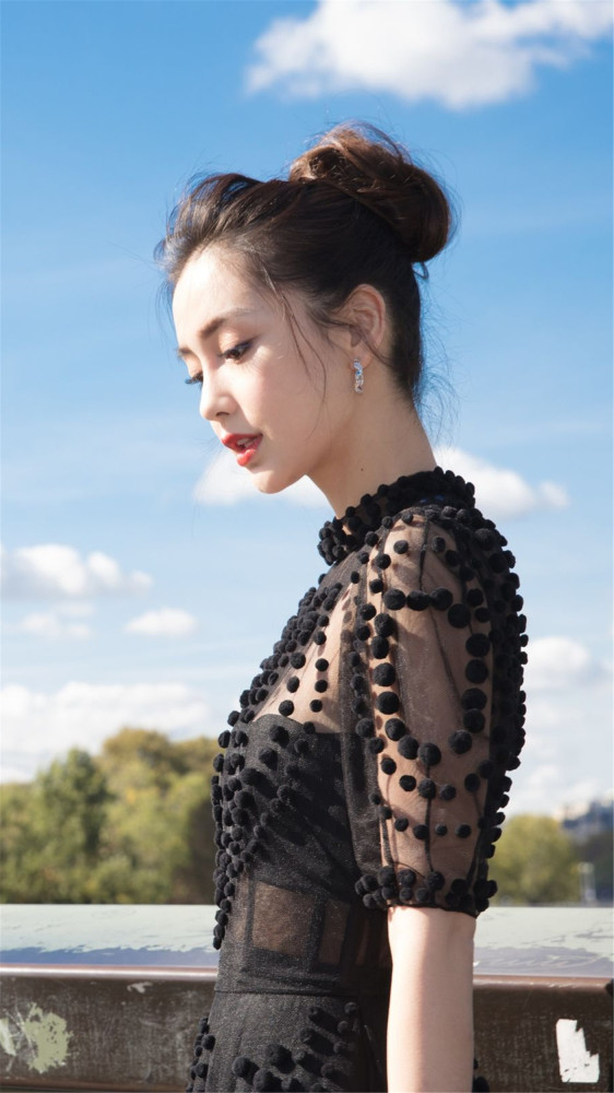 杨颖写真,优雅的黑色很帅气!