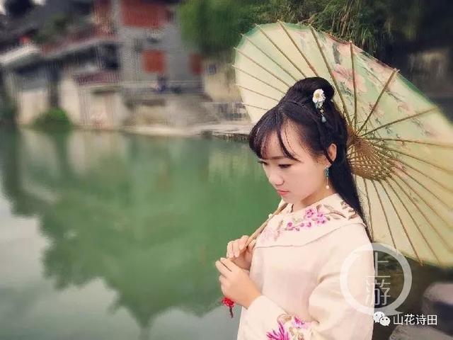 女教师发调查文被启动深夜要求,纪委进城批评初中生挖野菜的作文图片