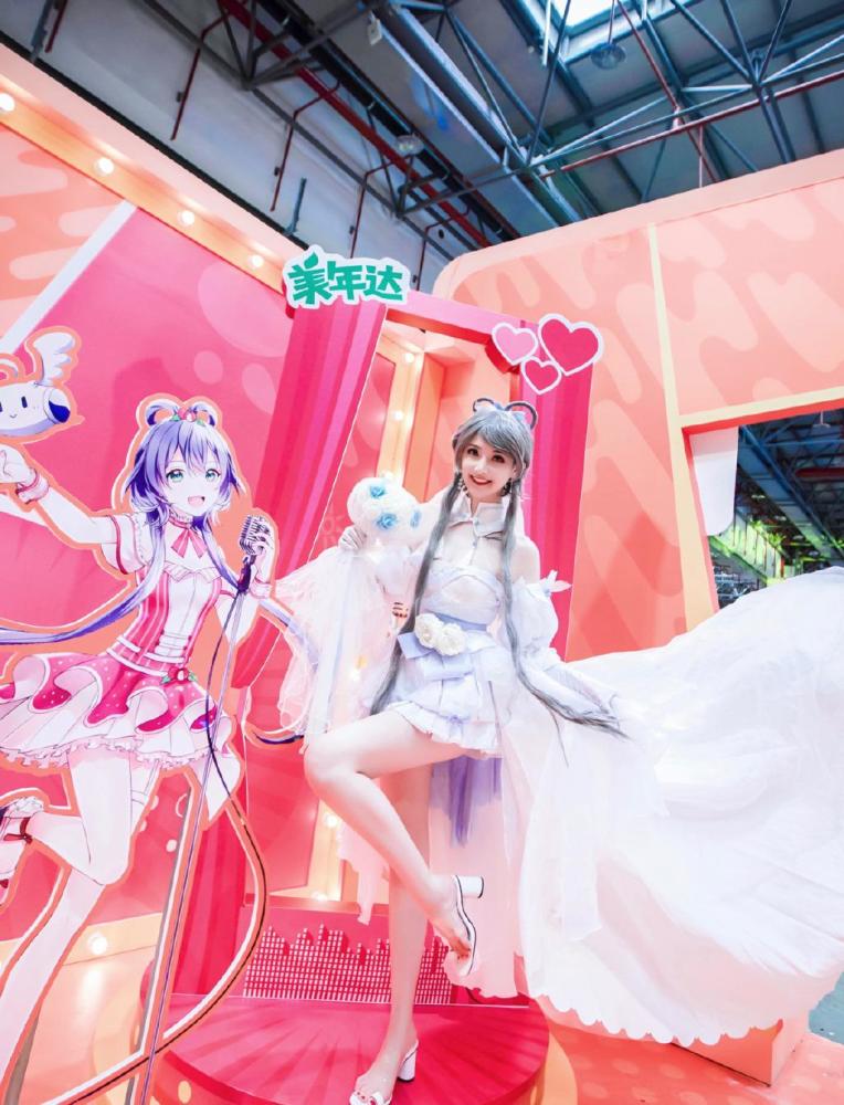 cosplay:洛天依花嫁cosplay真的美呆了