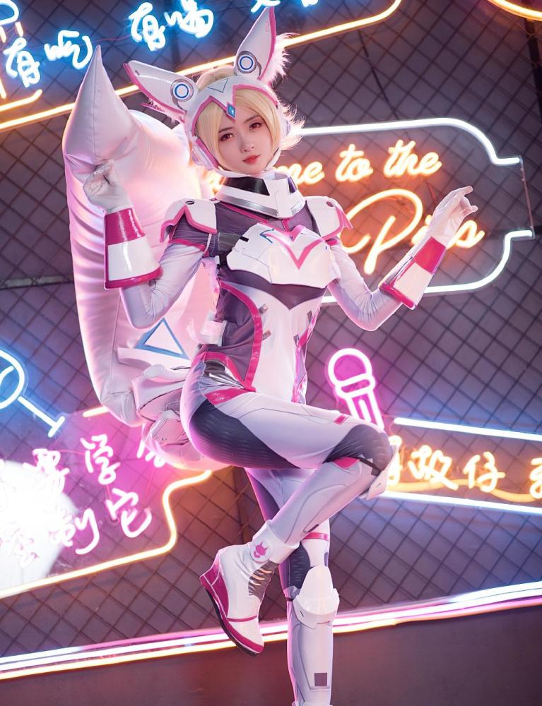 王者荣耀:妲己机甲cosplay皮肤