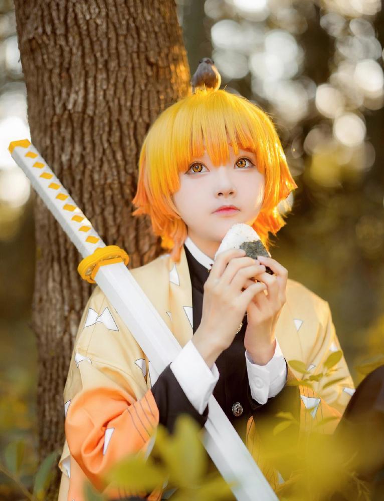 鬼灭之刃:我妻善逸的cosplay好可爱