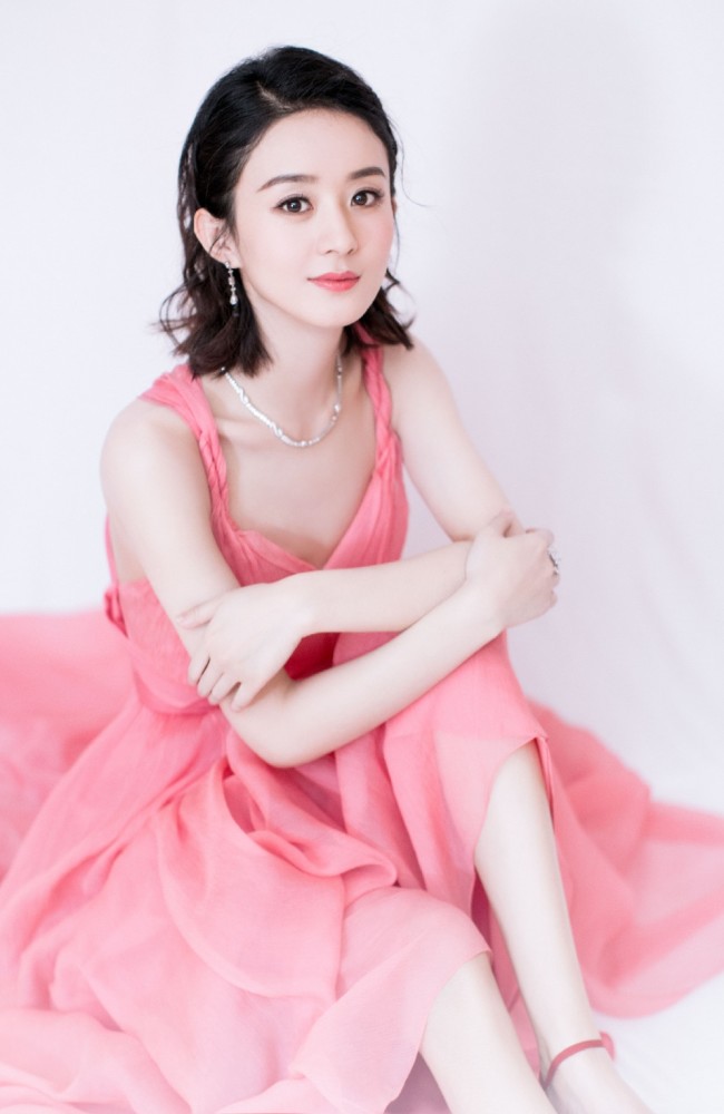 女神赵丽颖,粉色长裙,优雅迷人