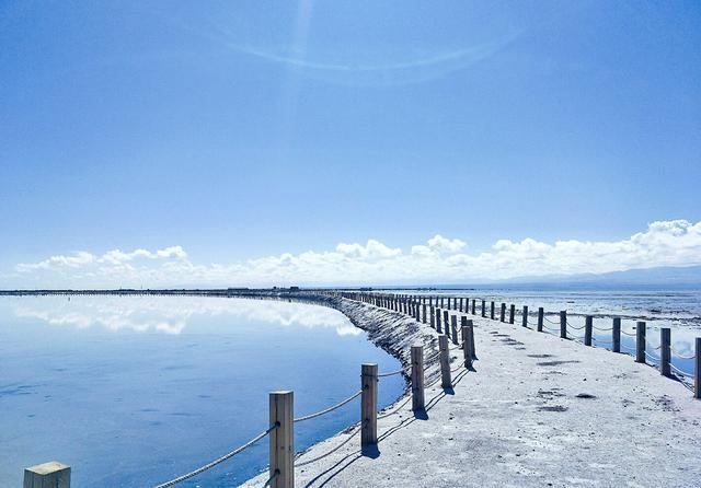 青海最低调的免费湖泊,宛如瑶池仙境,让茶卡盐湖都黯然失色