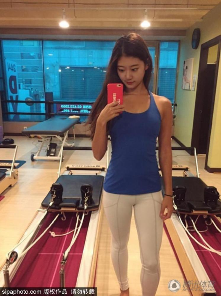 韩国健身美女爱跑步 魔鬼身材太吸睛