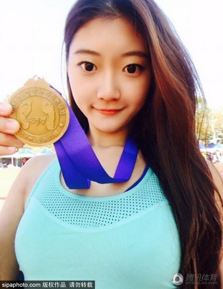 韩国健身美女爱跑步 魔鬼身材太吸睛