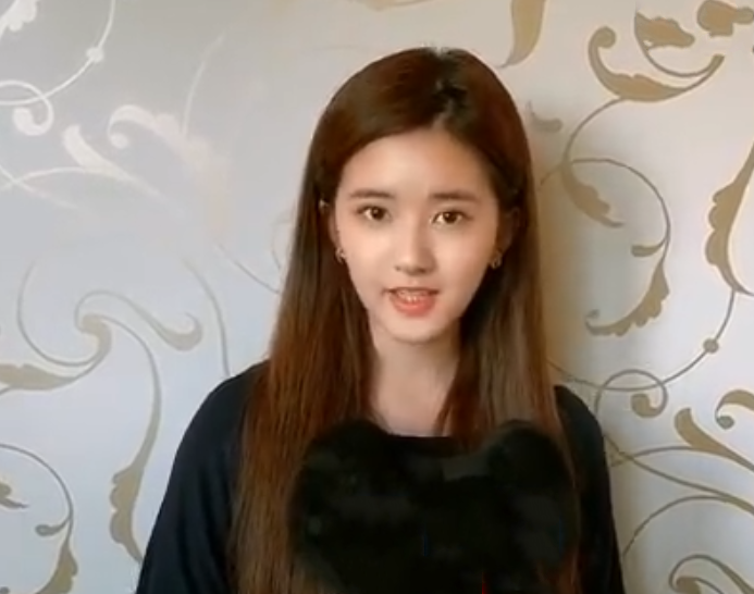 赵露思不化妆不开滤镜,以为美成小仙女,没成想粉丝都认不出来
