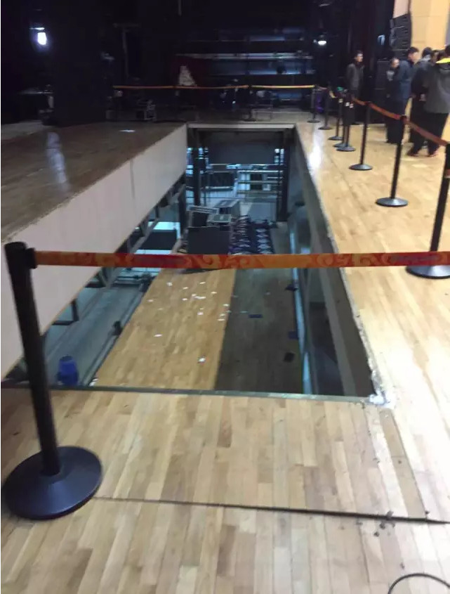 北航可靠性与系统工程学院舞台塌陷