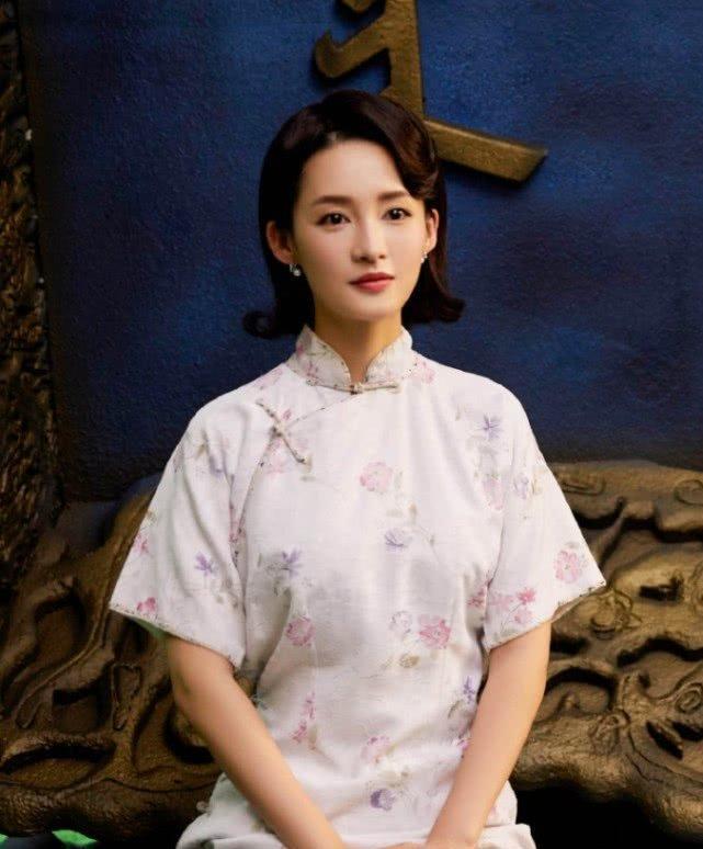 李沁旗袍造型太惊艳!美人如画!