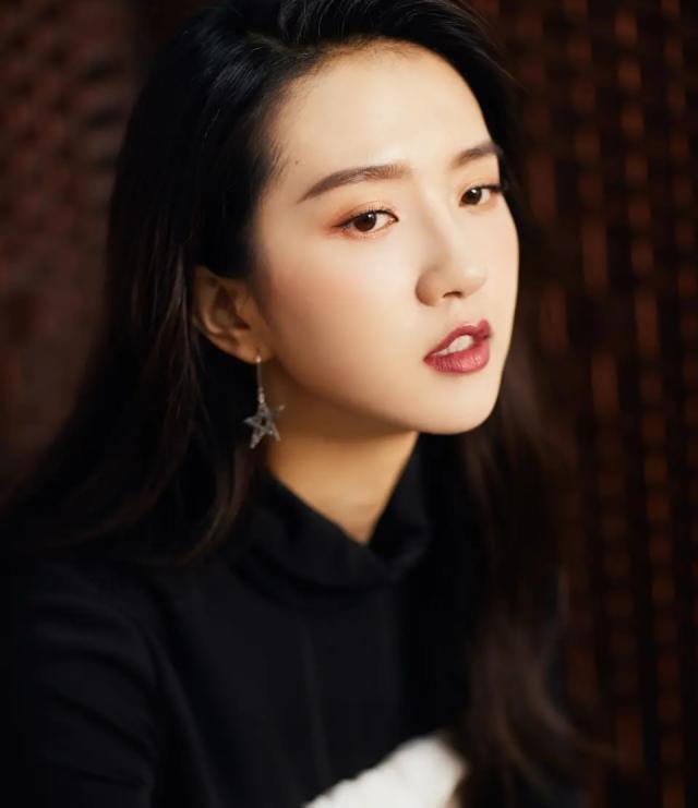 许龄月清纯靓丽迷人写真,甜美可爱