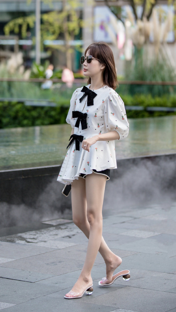气质型甜美女生,颜值美出天际!