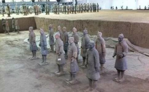 兵马俑2号坑灵异事件,怀疑是活人筑浇!