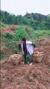 搞笑gif:理发师跑了,买的站票,你心里不痛吗?