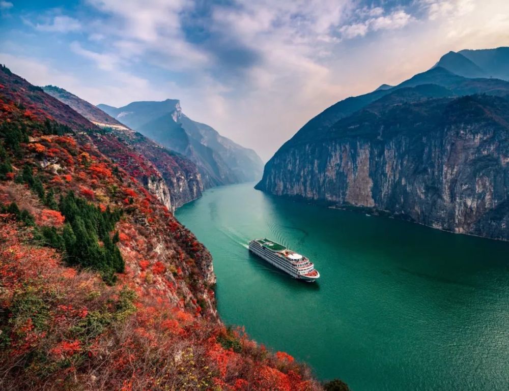 三峡夔门红叶最相思