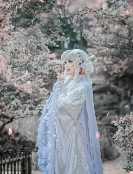 cosplay:霹雳布袋戏,白发小姐姐真漂亮