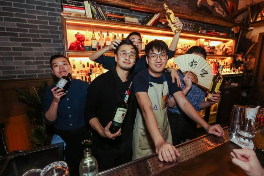 "s café 广州市越秀区庙前直街 客座调酒 9pm-12am 庙前冰室hope &