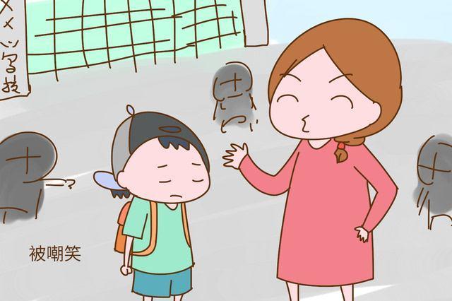 男孩因没穿名牌鞋被同学嘲笑,孩子霸气回怼,同学哑口无言