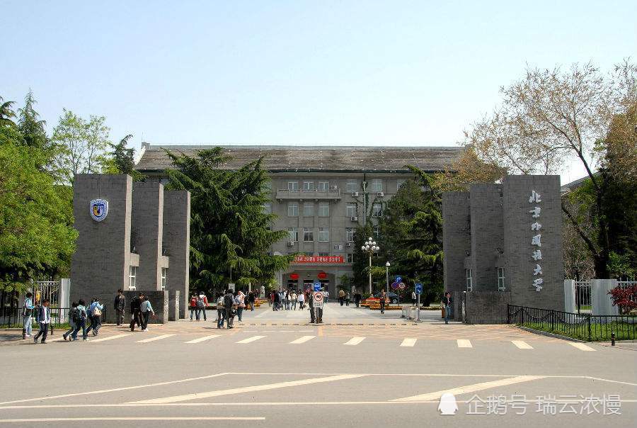 北京外国语大学,上海外国语大学哪个好?