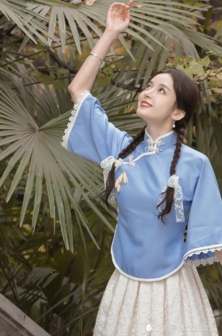 娜扎民国风大片,双马尾发型甜美又减龄