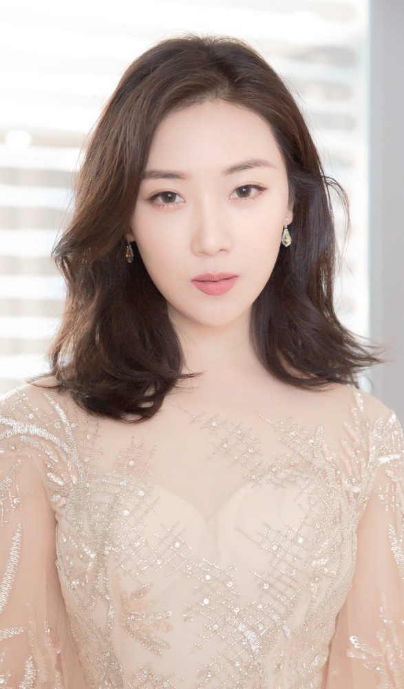 一组众人喜欢的女星美图——女演员菅纫姿,造型很优雅