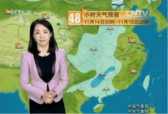 央视气象女主播在国外火了!23年没变老,老外怀疑她是外星人