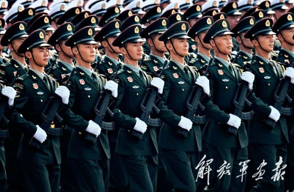 《解放军画报》推出阅兵专刊,全景式记录庆祝新中国成立70周年阅兵